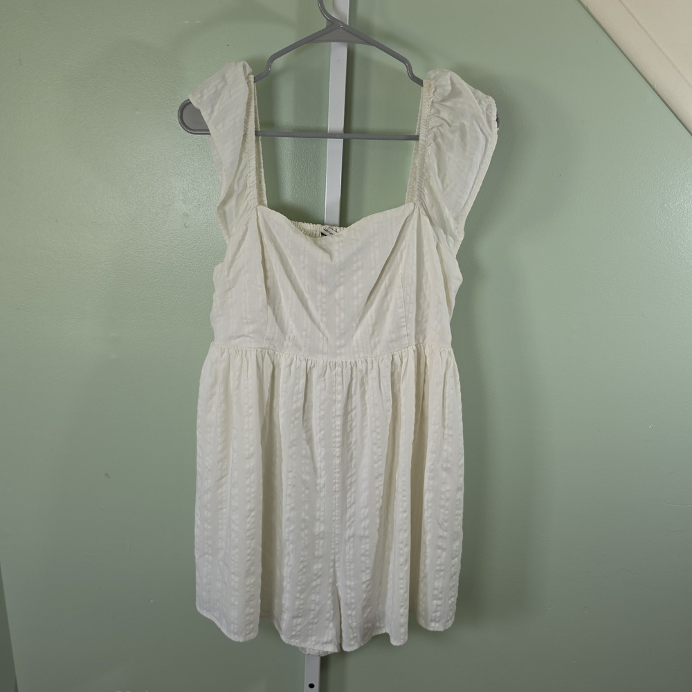 American Eagle Square Neck Flutter Sleeve Smocked Textured Cotton Romper Size L